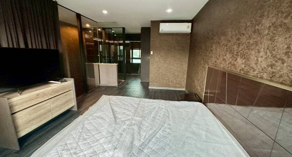 Reihenhaus zur Miete mit 3 Zimmer in Suan Luang, Bangkok