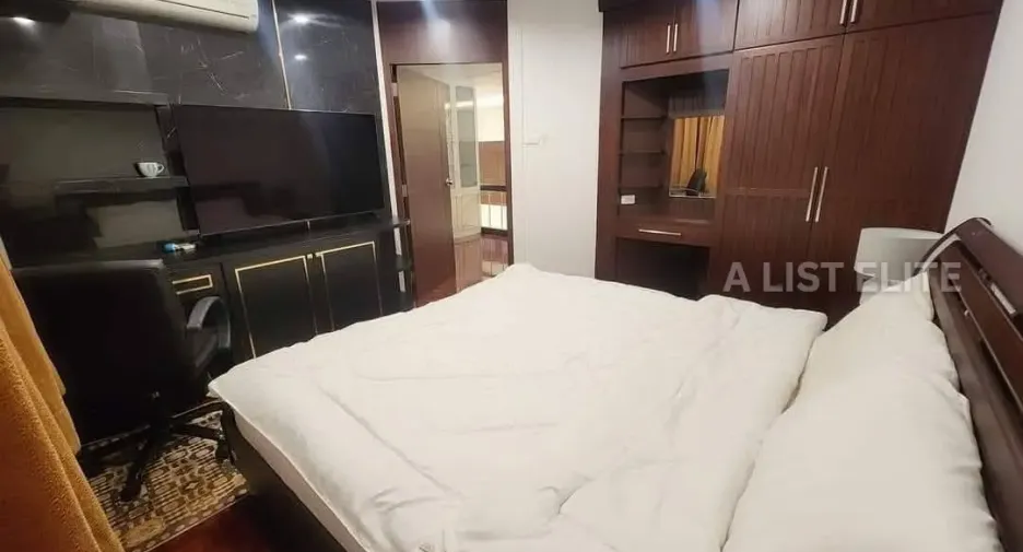For rent 3 bedrooms condo in East Pattaya, Pattaya