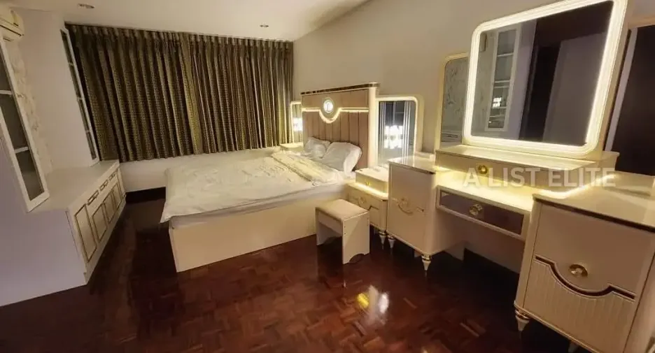 For rent 3 bedrooms condo in East Pattaya, Pattaya