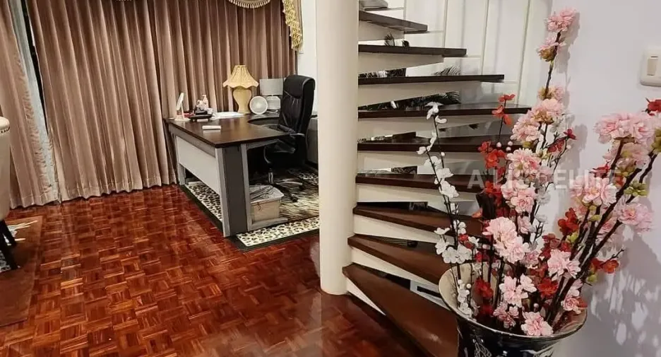 For rent 3 bedrooms condo in East Pattaya, Pattaya