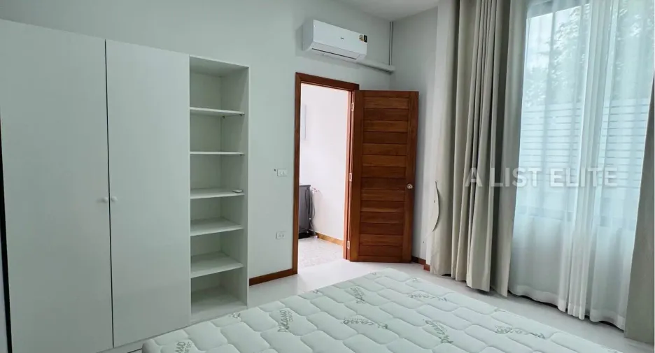 For rent 5 bedrooms house in East Pattaya, Pattaya