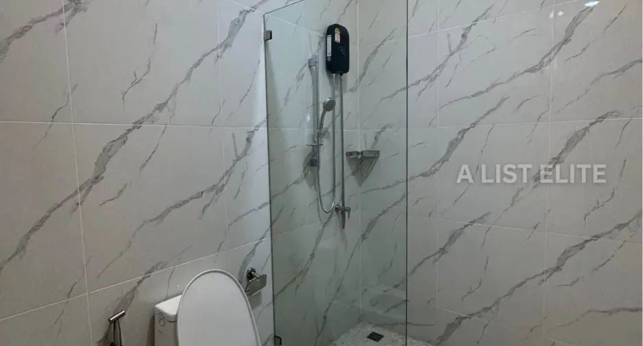 For rent 5 bedrooms house in East Pattaya, Pattaya