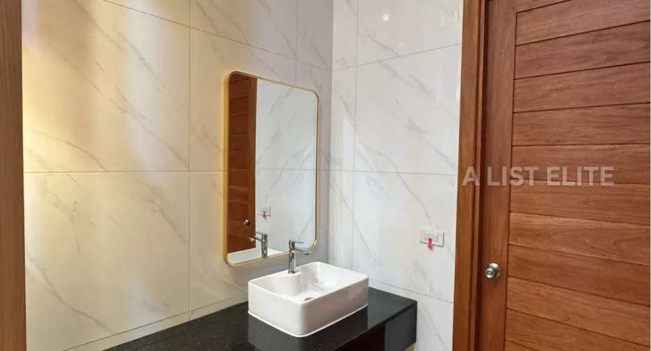 For rent 5 bedrooms house in East Pattaya, Pattaya