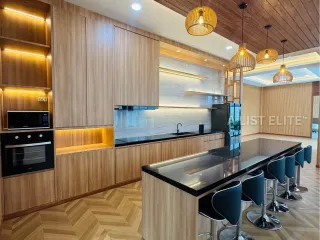 Casa en alquiler de 5 habitaciones en Bang Lamung, Chonburi