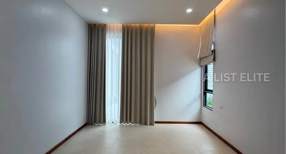 For rent 5 bedrooms house in East Pattaya, Pattaya