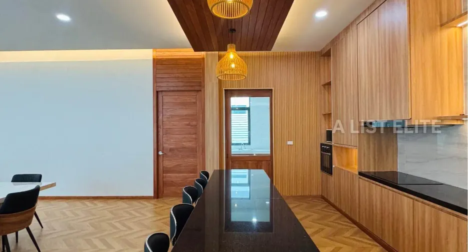 For rent 5 bedrooms house in East Pattaya, Pattaya