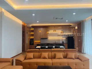 Casa en alquiler de 5 habitaciones en Bang Lamung, Chonburi
