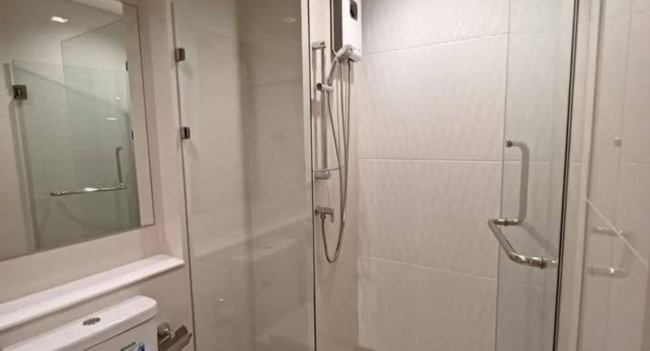 For rent 1 bed condo in Pathum Wan, Bangkok