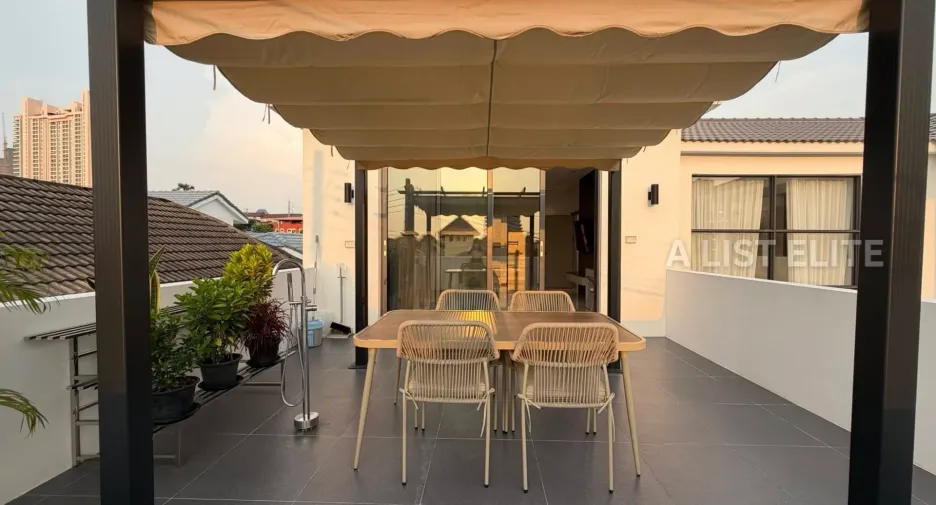 Haus zur Miete mit 4 Zimmer in Pratumnak, Pattaya