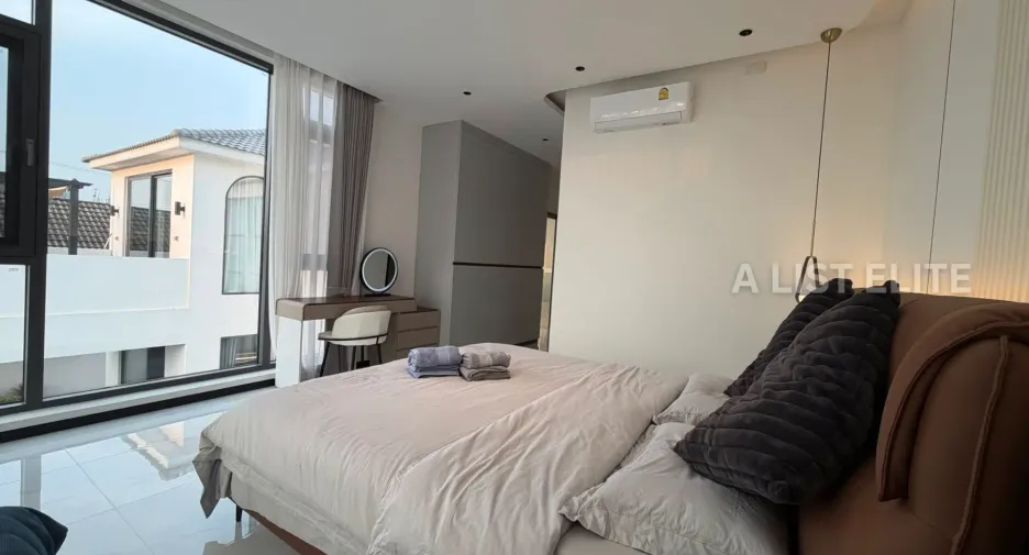 Haus zur Miete mit 4 Zimmer in Pratumnak, Pattaya