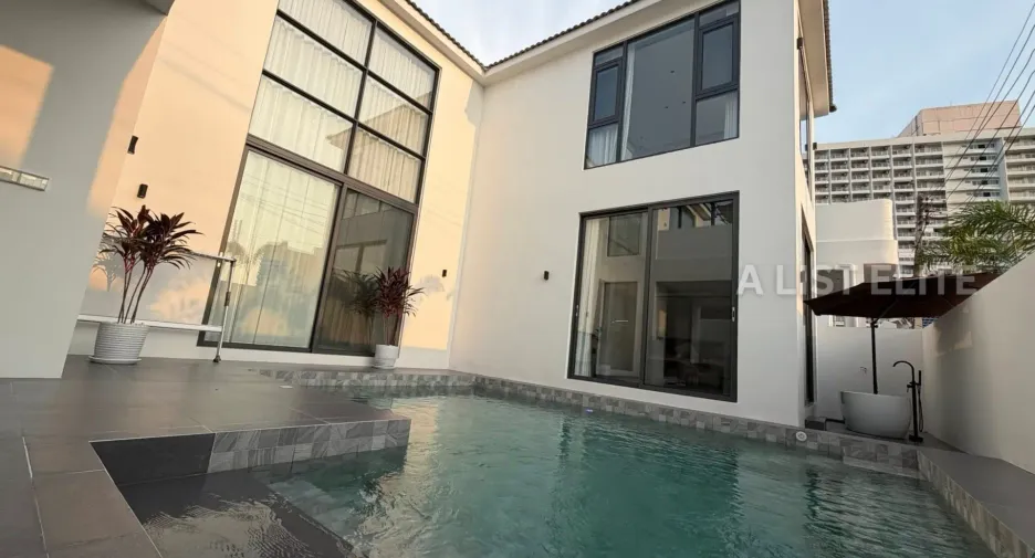 Haus zur Miete mit 4 Zimmer in Pratumnak, Pattaya
