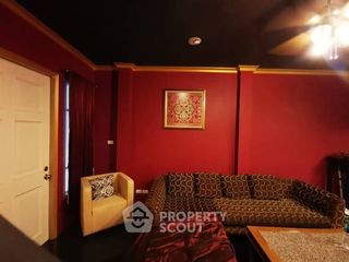 For rent 3 bedrooms townhouse in Yan Nawa, Bangkok