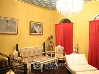 For rent 3 bedrooms townhouse in Yan Nawa, Bangkok