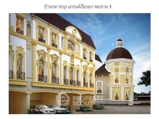 For rent 3 bedrooms townhouse in Yan Nawa, Bangkok