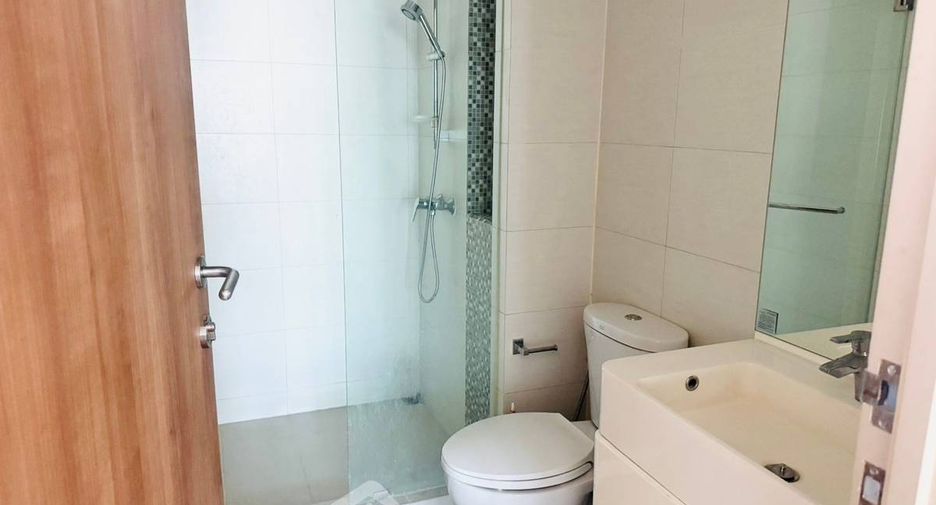 For rent 2 bedrooms condo in Huai Khwang, Bangkok