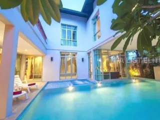 À louer 5 chambres maison à Jomtien, Pattaya