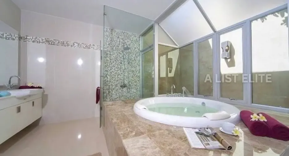 For rent 5 bedrooms house in Sattahip, Chonburi