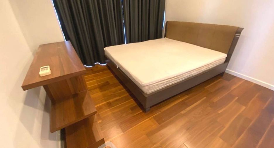 For rent 2 bedrooms condo in Sathon, Bangkok