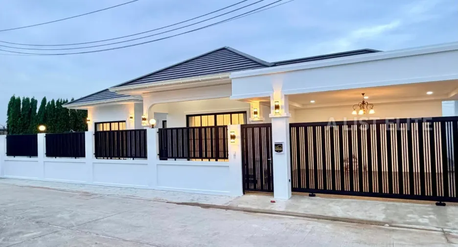 For sale 3 bedrooms condo in East Pattaya, Pattaya