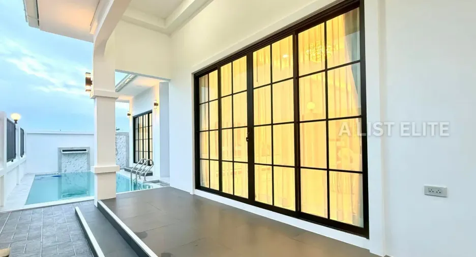 For sale 3 bedrooms condo in East Pattaya, Pattaya
