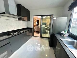 For rent 4 ベッドルーム house in Bang Na, Bangkok