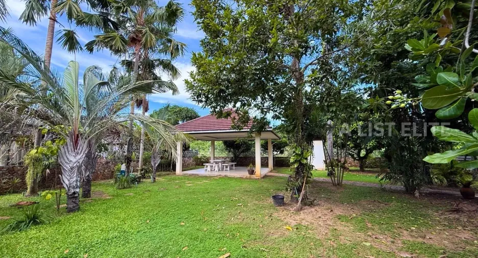 Condo en venta de 4 habitaciones en Sattahip, Chonburi