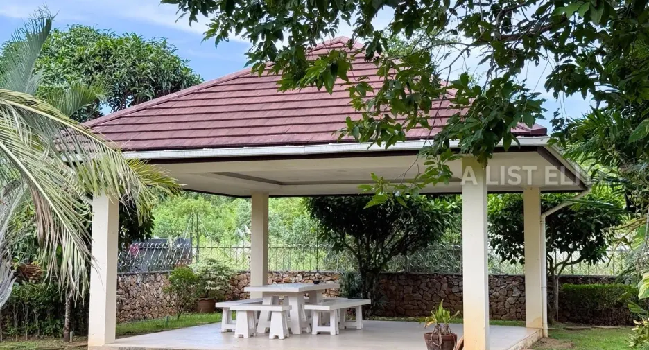 Condo en venta de 4 habitaciones en Sattahip, Chonburi