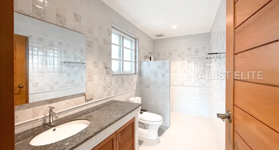 Condo en venta de 4 habitaciones en Sattahip, Chonburi