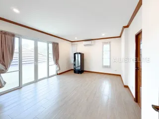 For sale 4 bedrooms condo in Bang Saray, Pattaya