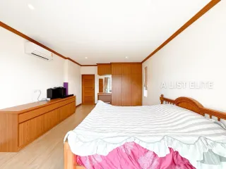 For sale 4 bedrooms condo in Bang Saray, Pattaya
