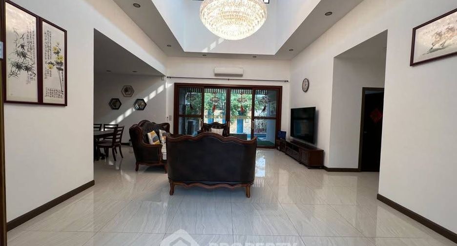 For rent 3 bedrooms house in East Pattaya, Pattaya
