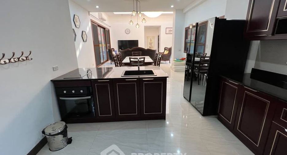 For rent 3 bedrooms house in East Pattaya, Pattaya