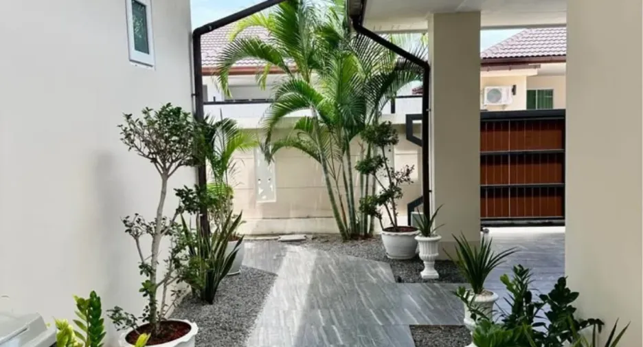 Haus zum Kauf mit 6 Zimmer in Huay Yai, Pattaya