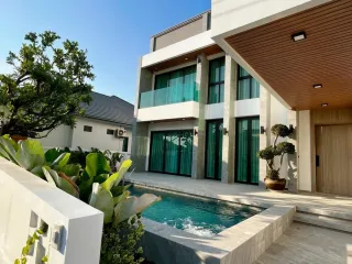 Haus zum Kauf mit 5 Zimmer in Bang Lamung, Chonburi