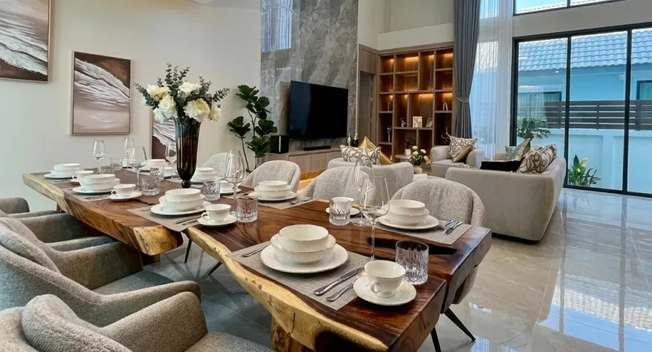 For sale 5 bedrooms house in East Pattaya, Pattaya