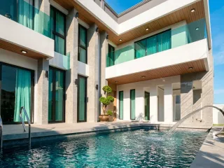 Haus zum Kauf mit 5 Zimmer in Bang Lamung, Chonburi