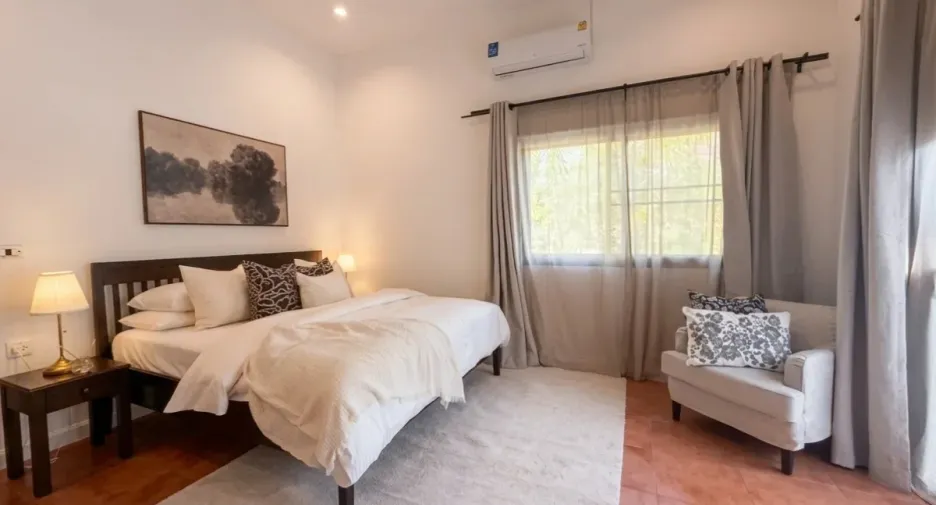 For sale 4 bedrooms house in East Pattaya, Pattaya