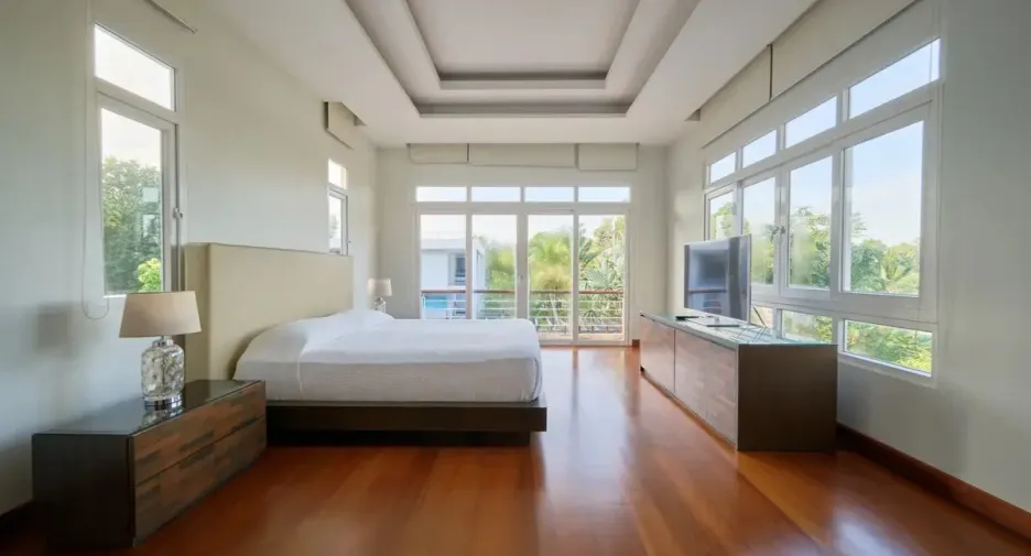 For rent and for sale 4 bedrooms house in Sattahip, Chonburi