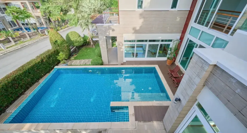 For rent and for sale 4 bedrooms house in Sattahip, Chonburi