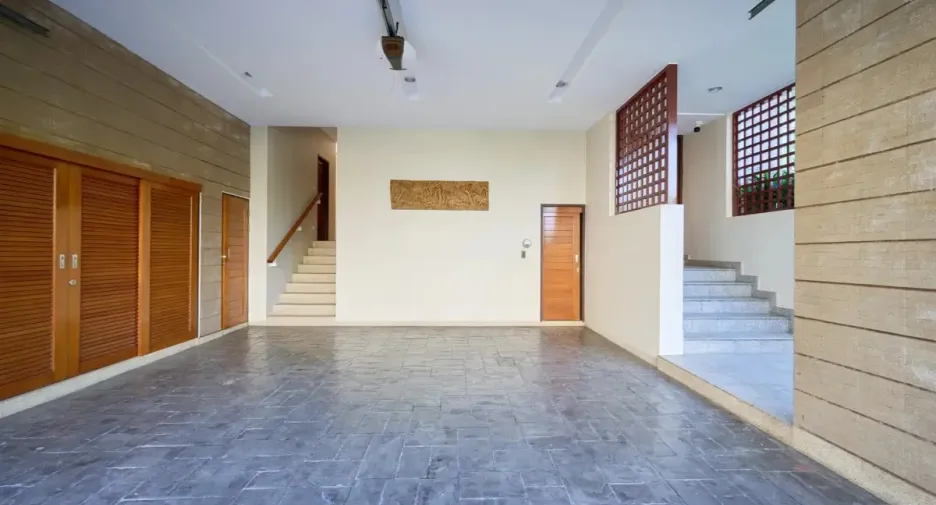 For rent and for sale 4 bedrooms house in Sattahip, Chonburi