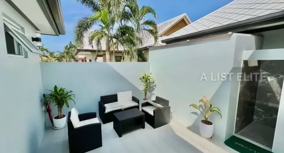 For sale 4 bedrooms house in East Pattaya, Pattaya