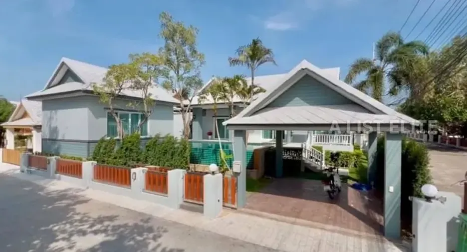 For sale 4 bedrooms house in East Pattaya, Pattaya