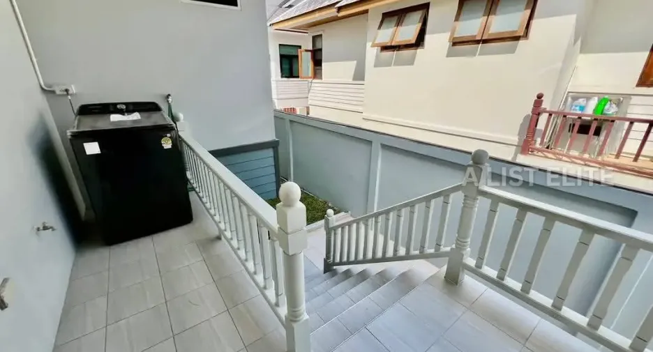 For rent 4 bedrooms house in East Pattaya, Pattaya