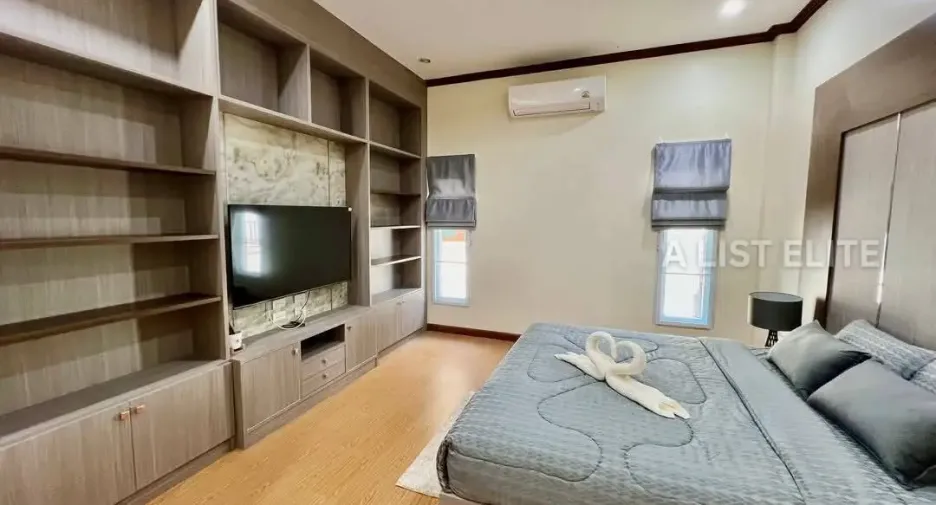 For rent 4 bedrooms house in East Pattaya, Pattaya
