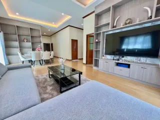 À louer 4 chambres maison à Bang Lamung, Chonburi