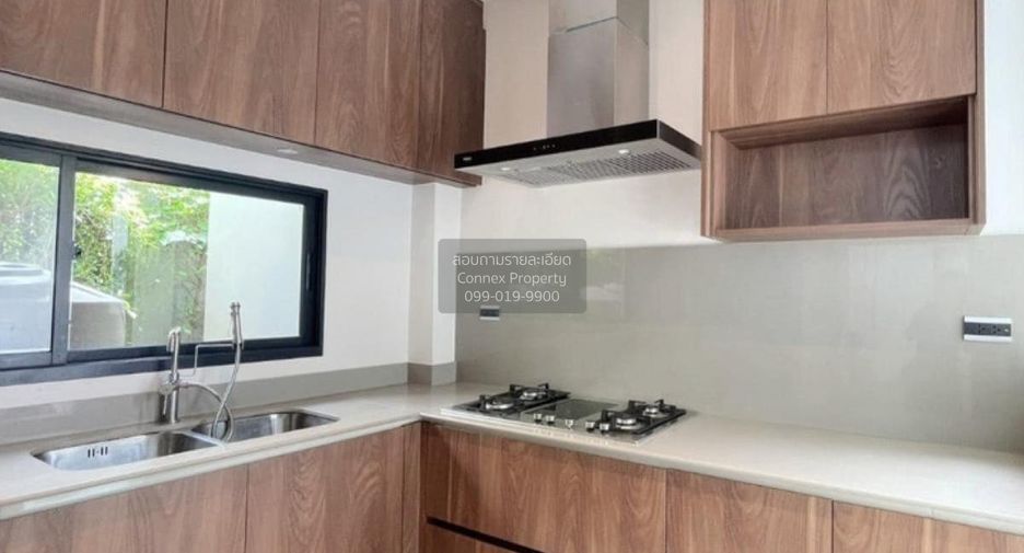 For rent 4 bedrooms house in Bang Kapi, Bangkok