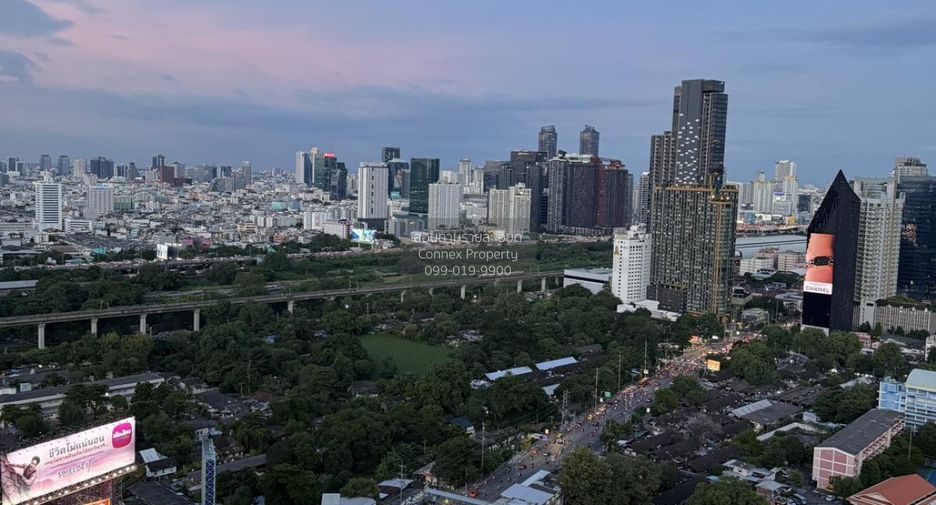 For rent 3 bedrooms condo in Watthana, Bangkok