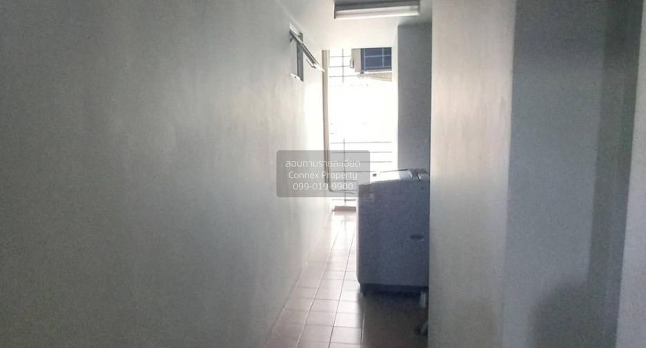 Wohnung zur Miete mit 3 Zimmer in Huai Khwang, Bangkok