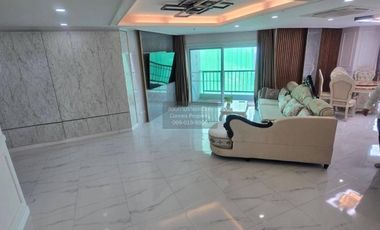 Condo en alquiler de 4 habitaciones en Huai Khwang, Bangkok
