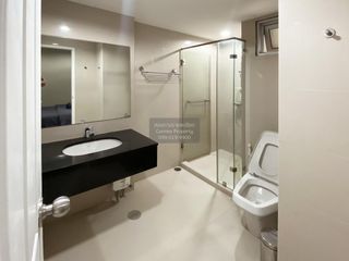 For rent 3 bedrooms condo in Huai Khwang, Bangkok
